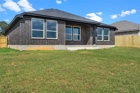New construction Single-Family house 16525 Crossing Cir, Lindale, TX 75771 - image