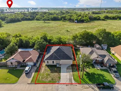 New construction Single-Family house 806 Melody Cir, Kaufman, TX 75142 - image