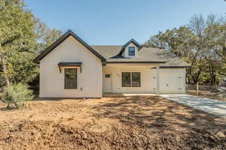 New construction Single-Family house 5723 Lake Granbury Trl, Granbury, TX 76048 - image