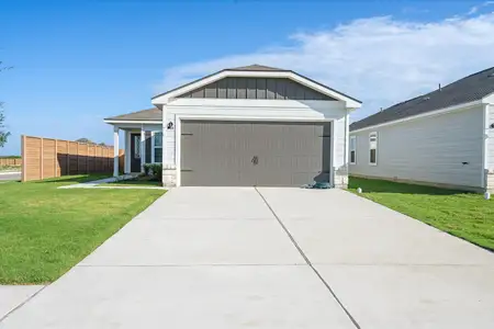 New construction Single-Family house 129 Paria Ct, Jarrell, TX 76537 - image
