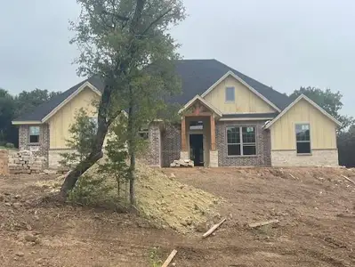 New construction Single-Family house 2013 Bedford Ct, Weatherford, TX 76088 - image