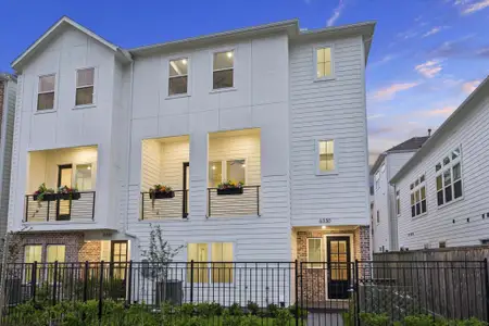 New construction Townhouse house 6330 Paddington Bend Dr, Houston, TX 77008 - image