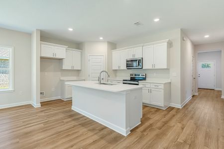 New construction Single-Family house Crestview, FL 32539 plan Elizabeth - image 7