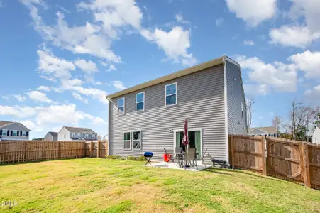 New construction Single-Family house 904 Rift Valley Dr, Zebulon, NC 27597 - image 3