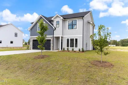 New construction Single-Family house 1548 Eastbay Dr, Fayetteville, NC 28312 - image