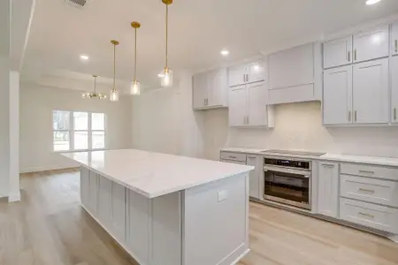 New construction Single-Family house 6705 Westover Dr, Granbury, TX 76049 - image 5