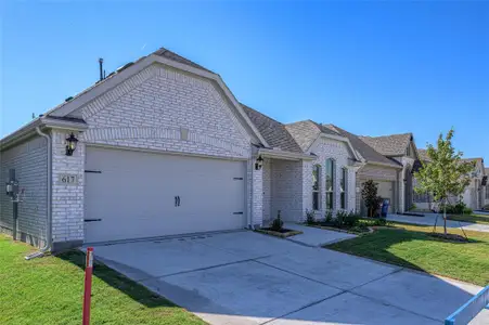 New construction Single-Family house 617 Brazos Dr, Van Alstyne, TX 75495 plan Kirlin - image