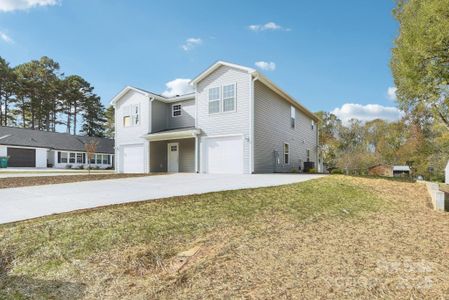 New construction Townhouse house 2012 Crown Point Drive, Albemarle, NC 28001 - photo 0