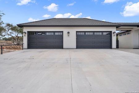 New construction Single-Family house 5920 Verden Rdg, New Braunfels, TX 78132 - image