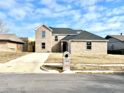 New construction Single-Family house 1209 Whiteoak Dr, Garland, TX 75040 - image