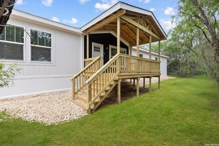 New construction Single-Family house 697 County Rd 664, Devine, TX 78016 - image