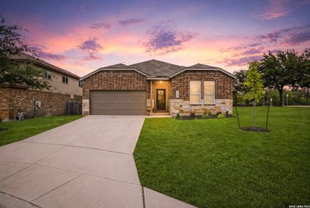 New construction Single-Family house 1712 Pahmeyer Path, New Braunfels, TX 78130 plan Elton - image