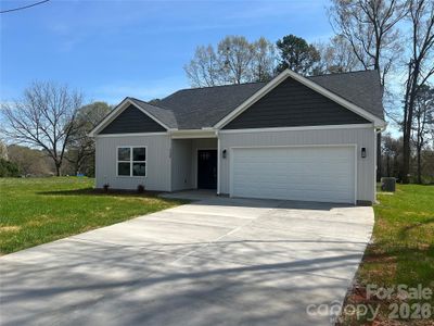 New construction Single-Family house 318 Sunrise Cir, Shelby, NC 28150 - image