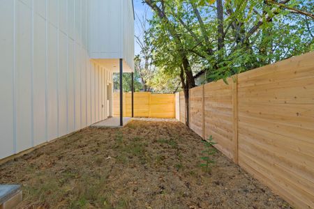 New construction Single-Family house 6810 Montana St, Unit 2, Austin, TX 78741 - photo 27 27