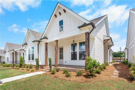New construction Single-Family house 1036 Eastman Ct, Hoschton, GA 30548 - image