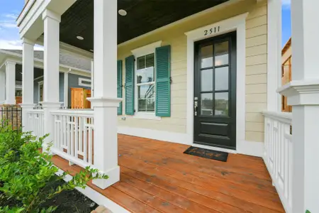 New construction Single-Family house 2511 S Houston Ave, Pearland, TX 77581 plan Sloan-C - image 2