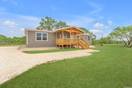 New construction Single-Family house 2711 Fm 1332, Jourdanton, TX 78026 - image