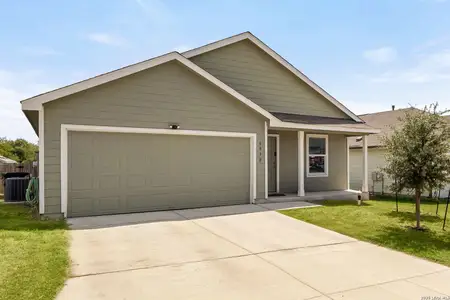 New construction Single-Family house 6830 Wolf Vly, San Antonio, TX 78242 - image