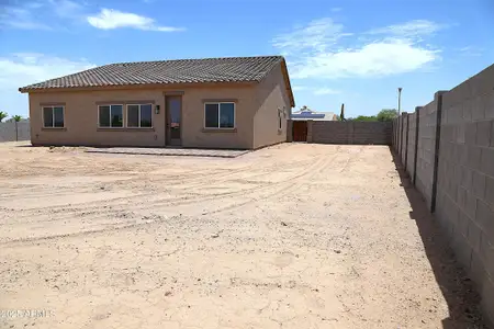 New construction Single-Family house 15128 S Country Club Dr, Arizona City, AZ 85123 - image