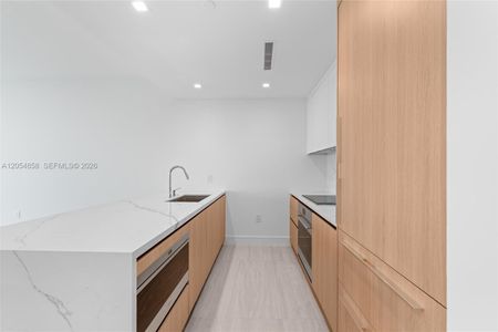 New construction Condo house 2411 Laguna Cir, Unit 1604, Miami, FL 33181 - image 13