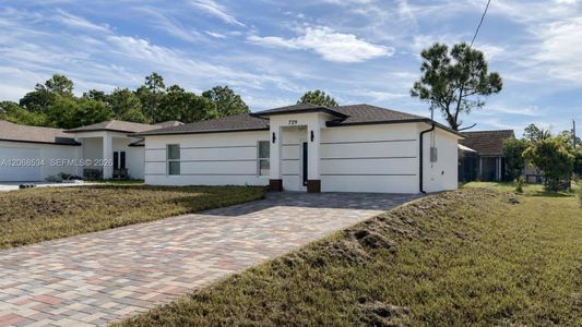 New construction Single-Family house 729 Anaconda Ave S, Lehigh Acres, FL 33974 - image