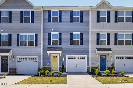 New construction Townhouse house 427 Emerald Shire Wy, Zebulon, NC 27597 - image