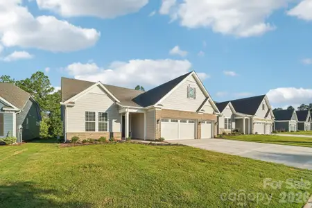 New construction Single-Family house 13222 Cozy Ct, Charlotte, NC 28215 - image