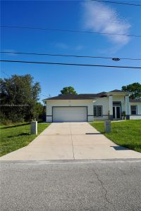 New construction Single-Family house 105 E 15Th St, Lehigh Acres, FL 33972 - image