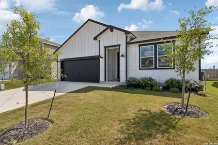 New construction Single-Family house 16559 Rosemary Rdg, Elmendorf, TX 78112 - image