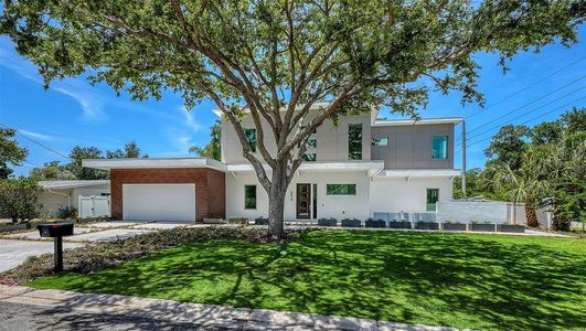 New construction Single-Family house 2010 Hyde Park Cir, Sarasota, FL 34239 - image