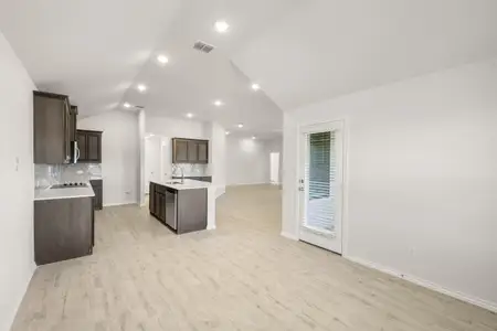 New construction Single-Family house 2637 River Bank Dr, Burleson, TX 76028 plan Dover - image 20
