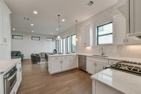 New construction Single-Family house 3516 Harvest Dance Dr, Houston, TX 77008 - image 10
