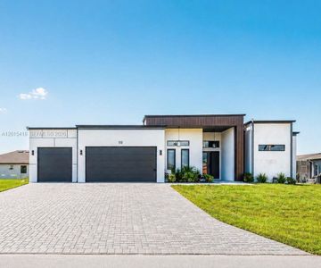 New construction Single-Family house 10 Sw 33Rd Pl, Cape Coral, FL 33904 - image