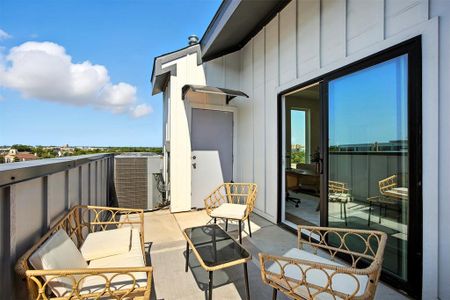 New construction Townhouse house 312 N Lancaster Ave, Dallas, TX 75203 - image