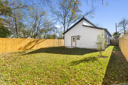 New construction Single-Family house 107 Calles St, San Antonio, TX 78207 - image