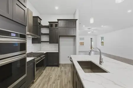 New construction Single-Family house 22402 Lago Lookout Ln, Lago Vista, TX 78645 plan Oliver 2015 S TLT - image 5