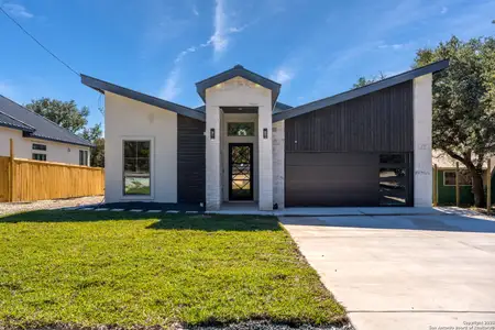 New construction Single-Family house 1164 Winding Creek Trl, Spring Branch, TX 78070 - image