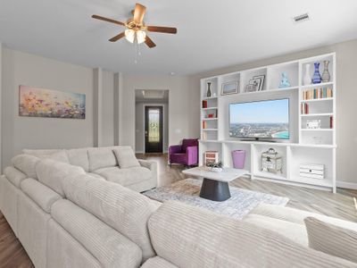 New construction Single-Family house 1214 Hidden Oaks Dr, Tomball, TX 77375 plan Promenade III - image 12