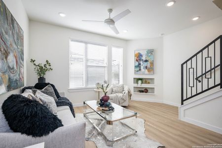 New construction Townhouse house 719 E Locust St, Unit 3106, San Antonio, TX 78212 - image 17
