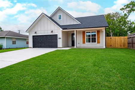 New construction Single-Family house 3018 Rust Ave, Texas City, TX 77590 - image