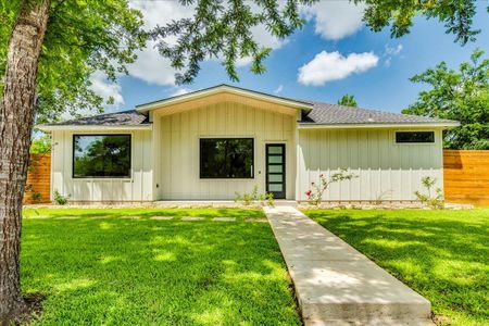 New construction Single-Family house 1215 Howard St, Taylor, TX 76574 null- photo 0