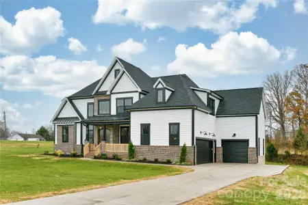New construction Single-Family house 3874 Hickory Hwy, Statesville, NC 28677 - image