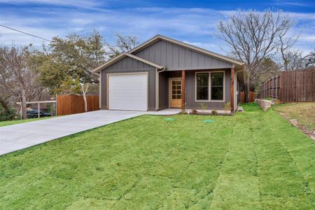 New construction Single-Family house 1712 Boot Hill Rd, Granbury, TX 76049 - image