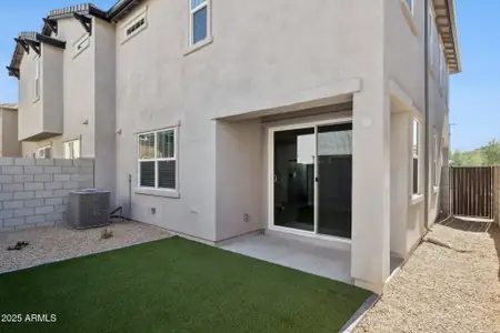 New construction Townhouse house 5818 E Zachary Dr, Phoenix, AZ 85054 - image