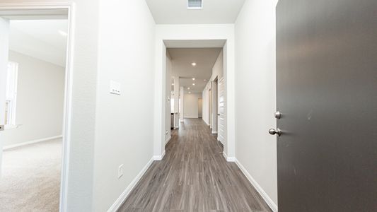 New construction Single-Family house 7402 Toledo Bnd, San Antonio, TX 78252 plan The Kirby - image 9