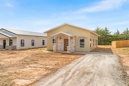 New construction Single-Family house 1109 E Navarro Ave, Mart, TX 76664 - image