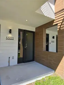 New construction Townhouse house 5505 W Oak Wy, Unit 5505, Dania Beach, FL 33314 - image