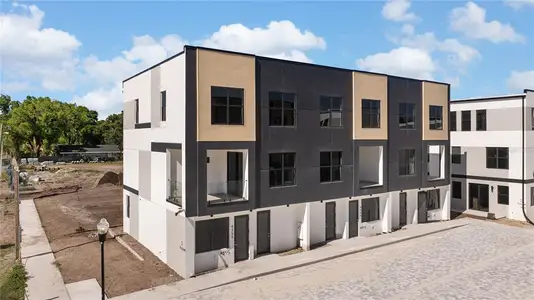New construction Townhouse house 4352 Fontanarosa Village Ct, Tampa, FL 33614 - image