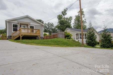 New construction Single-Family house 30 Babb St, Waynesville, NC 28786 - image