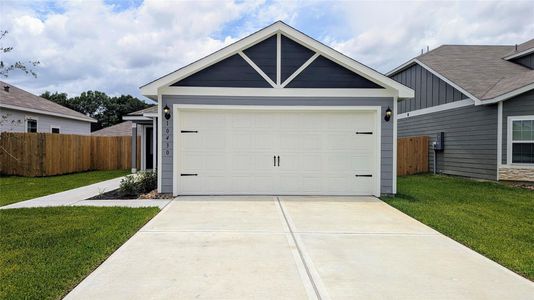 New construction Single-Family house 10430 Red Cardinal Dr, Cleveland, TX 77328 null- photo 0